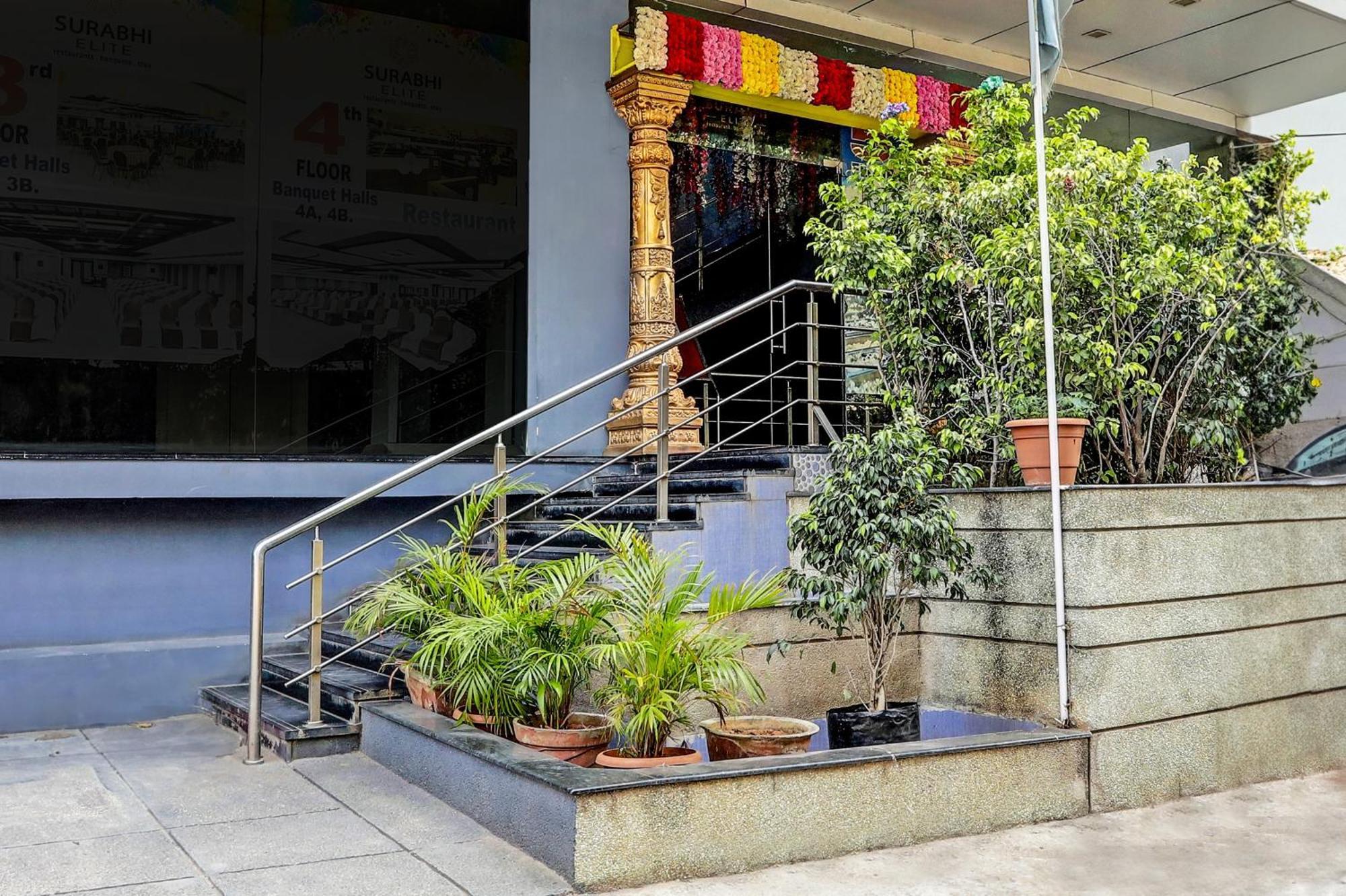 Capital O Surabhi Elite Near Miraj Cinemas - Shalini Shivani Sururnagar 外观 照片
