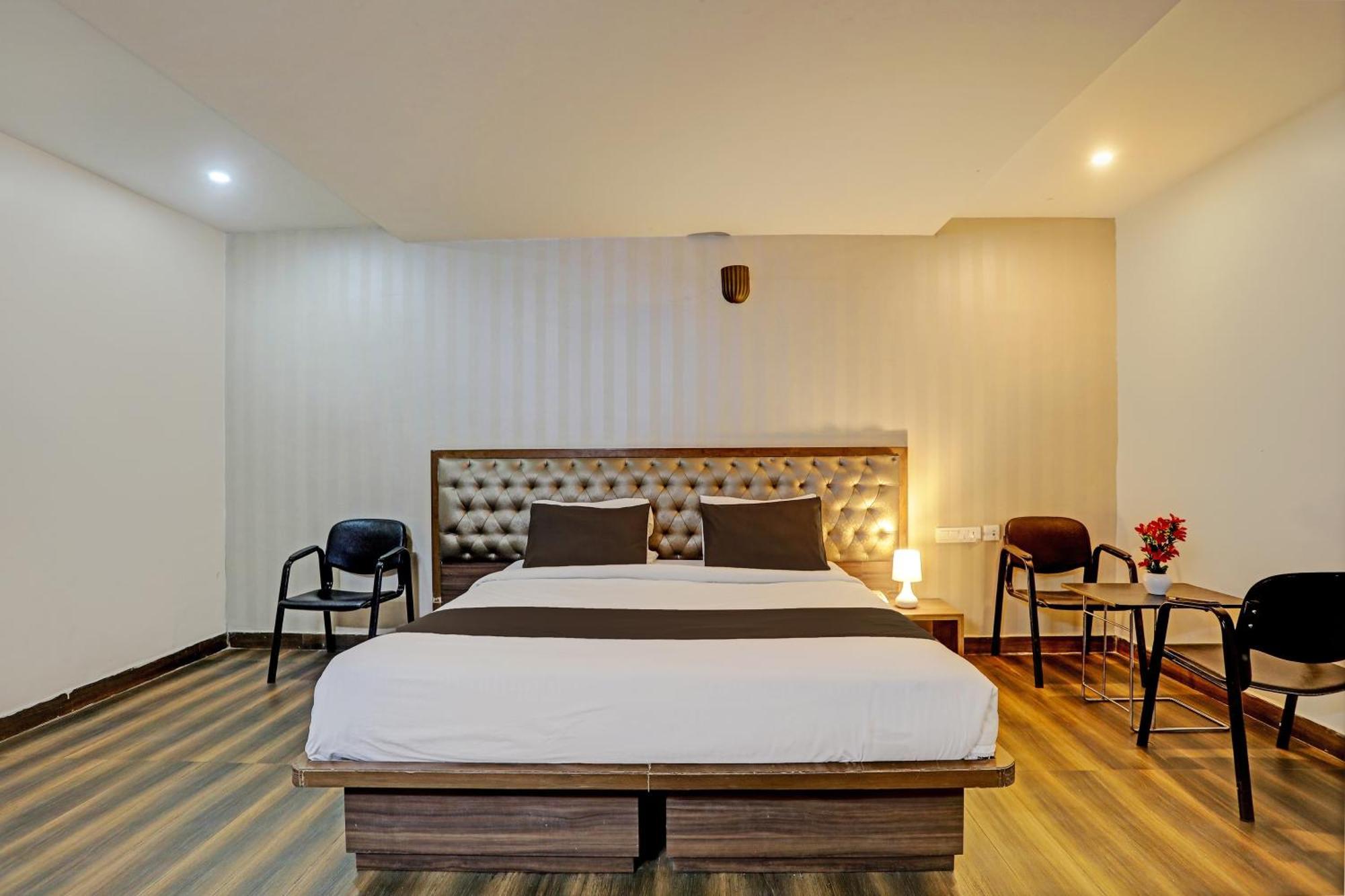 Capital O Surabhi Elite Near Miraj Cinemas - Shalini Shivani Sururnagar 外观 照片