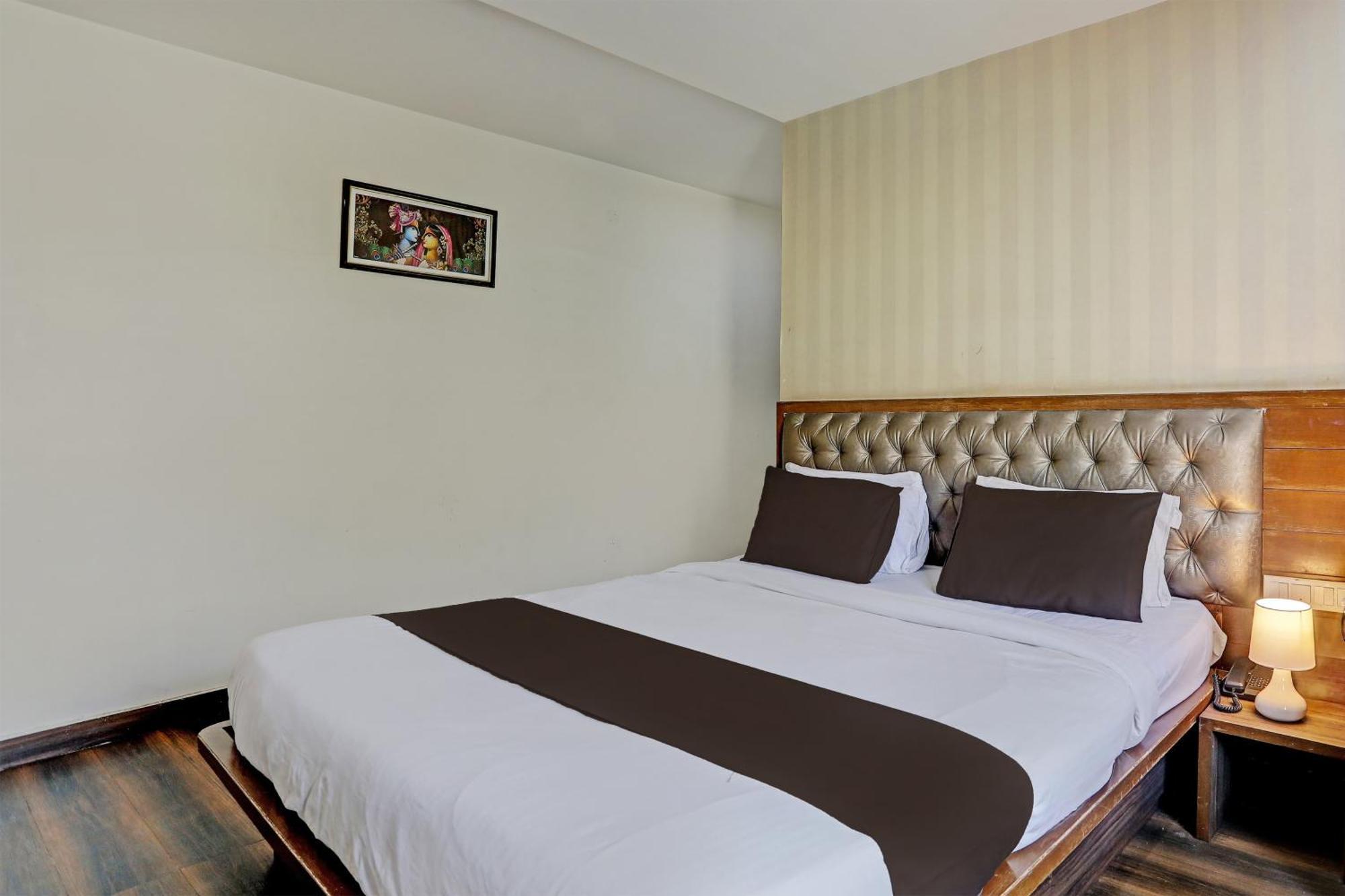 Capital O Surabhi Elite Near Miraj Cinemas - Shalini Shivani Sururnagar 外观 照片